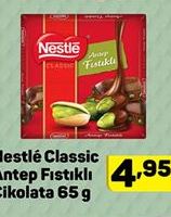 Nestle Classic Antep Fıstıklı Çikolata